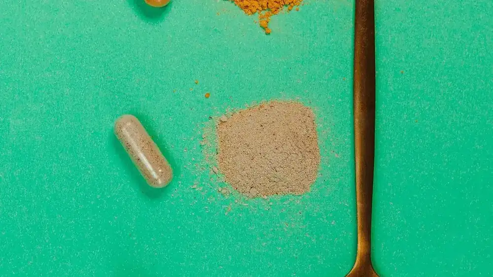 Ashwagandha KSM-66: Stresi, Gjumi dhe Forca — Çfarë Thotë Shkenca